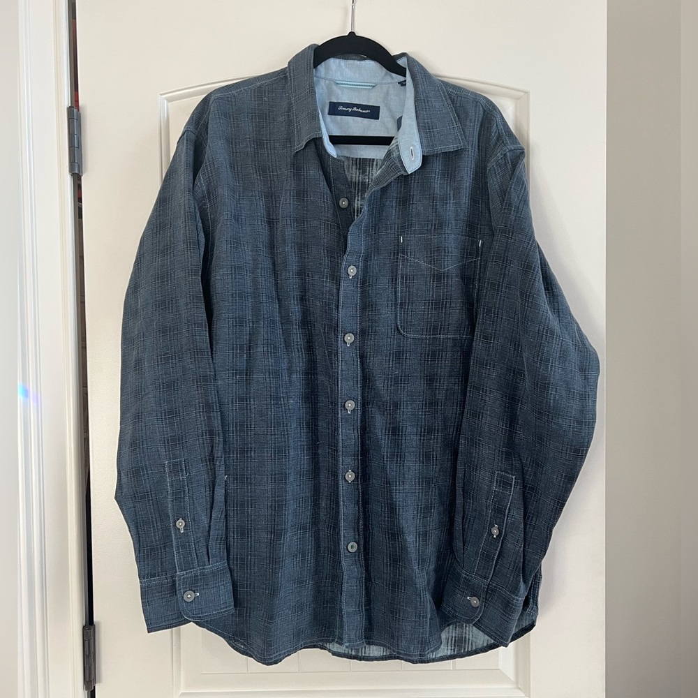 Tommy Bahama Long Sleeve ButtonUp Shirt
